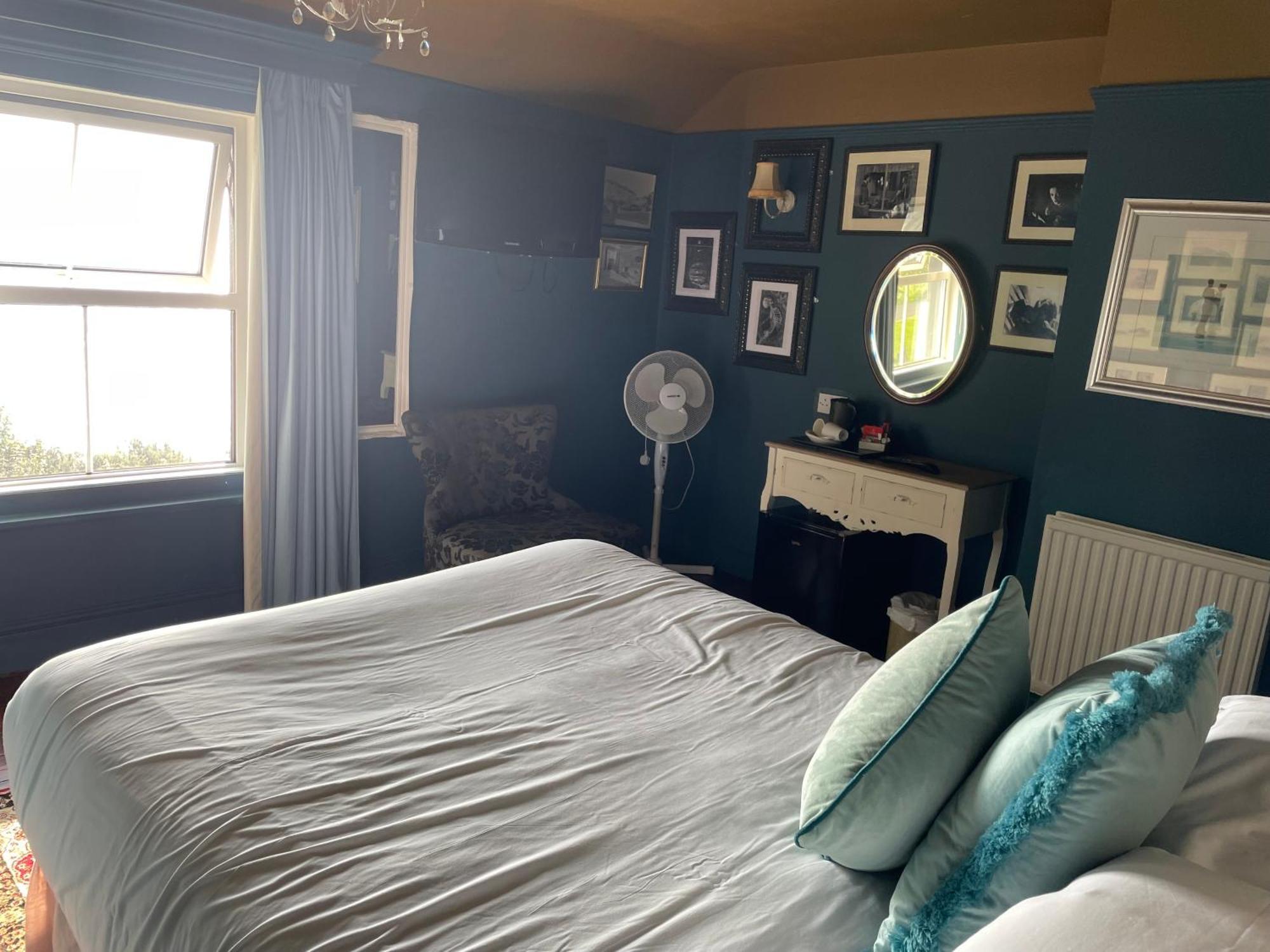 Keats Hotel